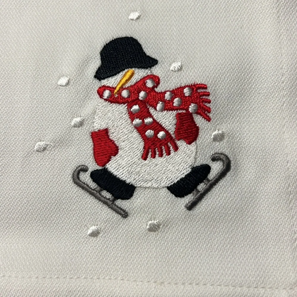 NEW set of 8 Crate & Barrel 100% cotton Embroidered Snowman 10” cocktail napkins